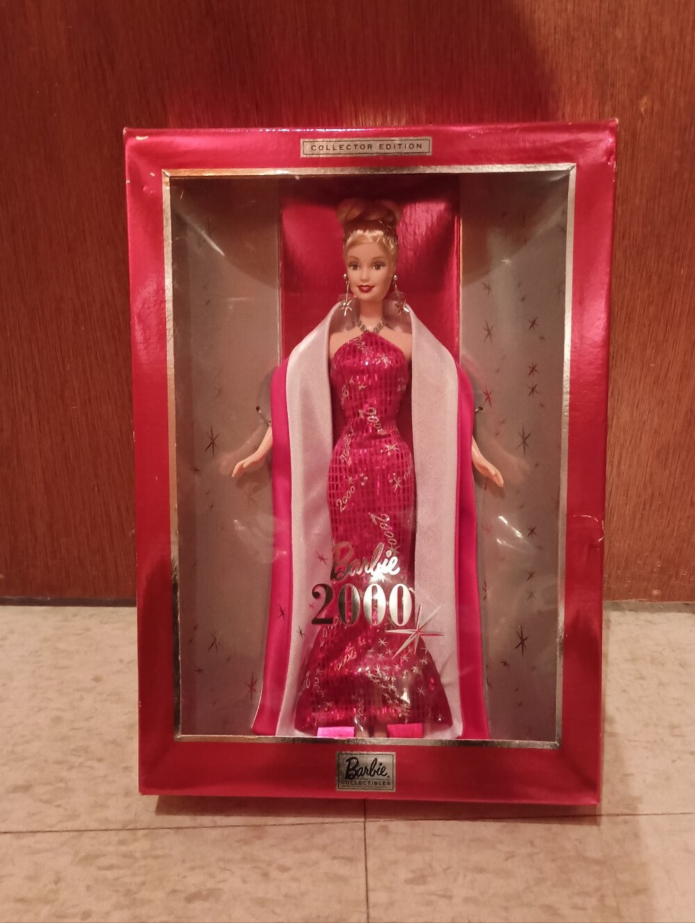 Barbie 2000 Collector Edition Red & White Gown Dress Mattel Doll